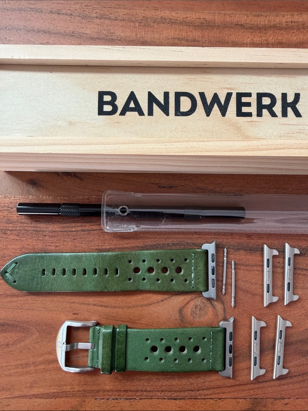 Bandwerk Green Leather Watch Strap for Apple Watch Ultra plus accessories